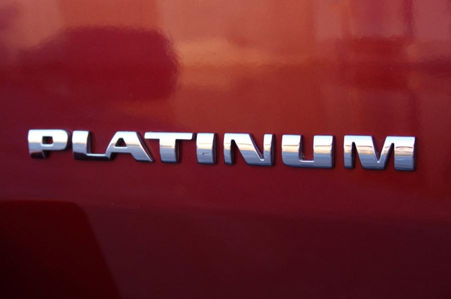  Cadillac Escalade Platinum Hybrid 2011 года  (фото 49 из 60)